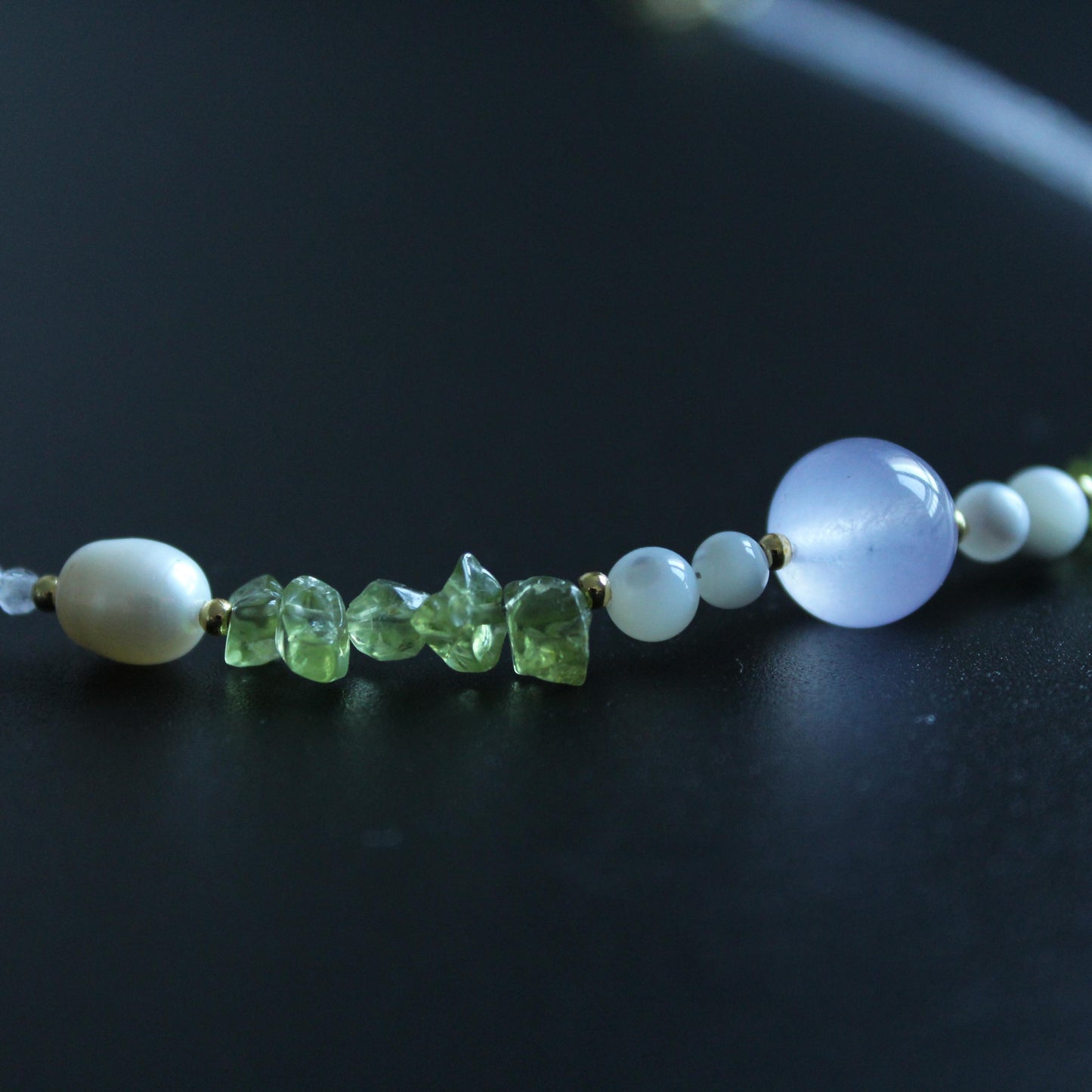 freshwater pearl olivine necklace. Real pearl necklace. Minimalist necklace. Bridal necklace. Gemstones necklace，handmade