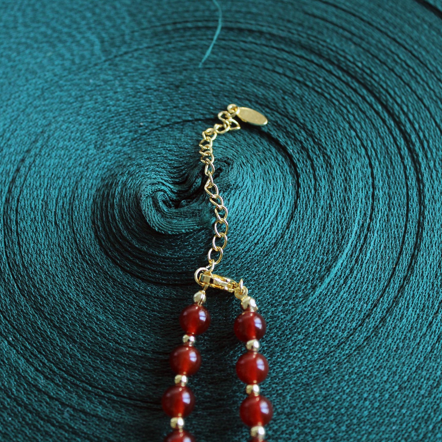 Red Agate Necklace｜Natural Crystal Jewelry for Women｜Grounding & Protection Stone｜Healing Gemstone Gift｜Root Chakra Pendant